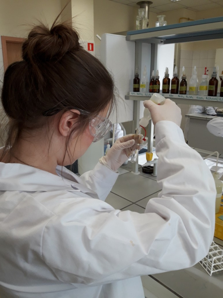 Uczniowie Zespołu Szkół Ogólnokształcących w Kruszwicy wzięli udział w zajęciach laboratoryjnych