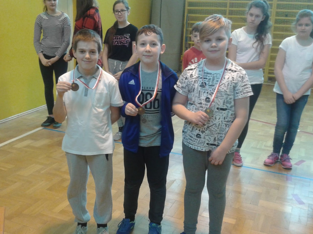 Turniej Tenisa Stołowego oraz Turniej Badmintona w Sławsku Wielkim. Zobacz zdjęcia