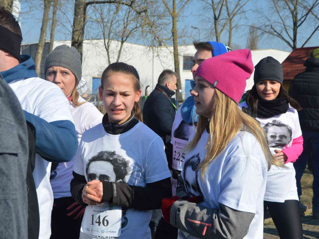 Pobiegli Wilczym Tropem. Kilkuset biegaczy wzięło udział w wydarzeniu