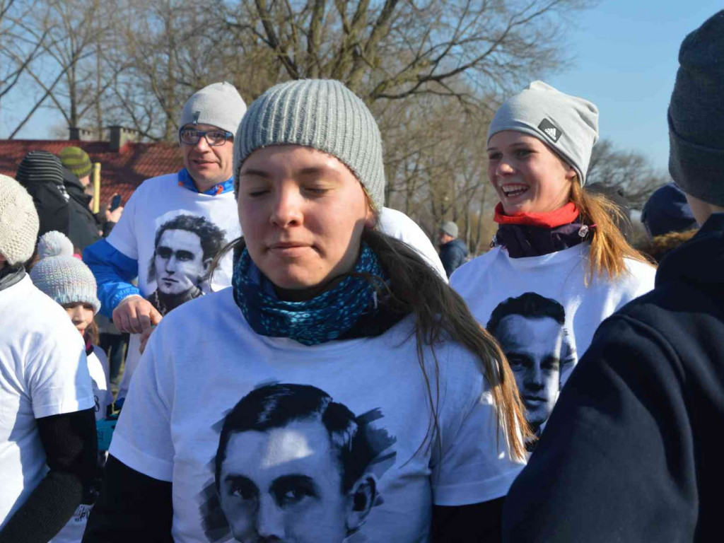 Pobiegli Wilczym Tropem. Kilkuset biegaczy wzięło udział w wydarzeniu