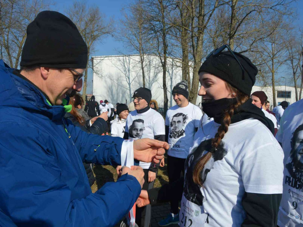 Pobiegli Wilczym Tropem. Kilkuset biegaczy wzięło udział w wydarzeniu
