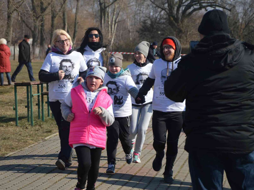 Pobiegli Wilczym Tropem. Kilkuset biegaczy wzięło udział w wydarzeniu