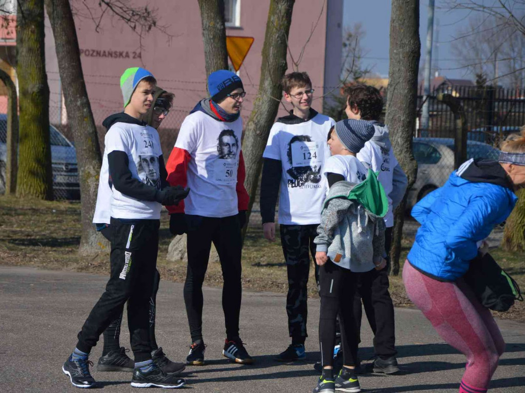 Pobiegli Wilczym Tropem. Kilkuset biegaczy wzięło udział w wydarzeniu