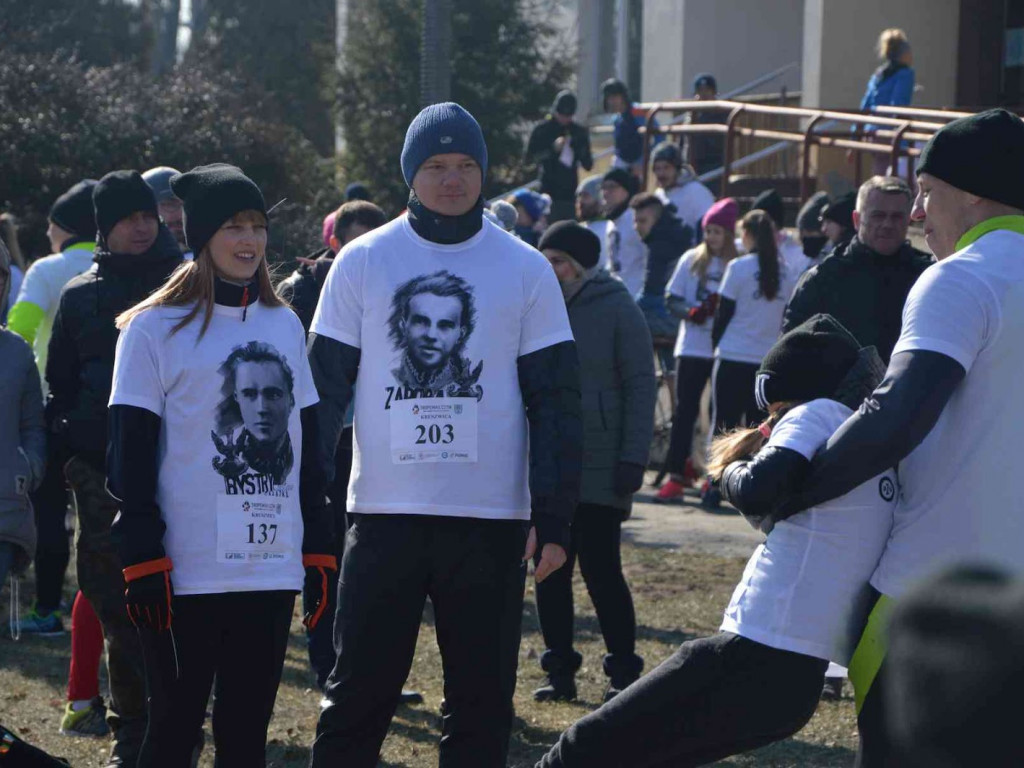 Pobiegli Wilczym Tropem. Kilkuset biegaczy wzięło udział w wydarzeniu
