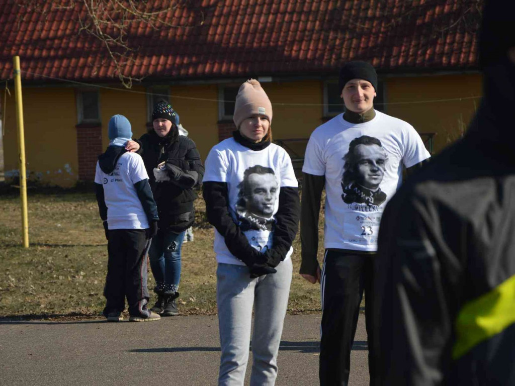 Pobiegli Wilczym Tropem. Kilkuset biegaczy wzięło udział w wydarzeniu