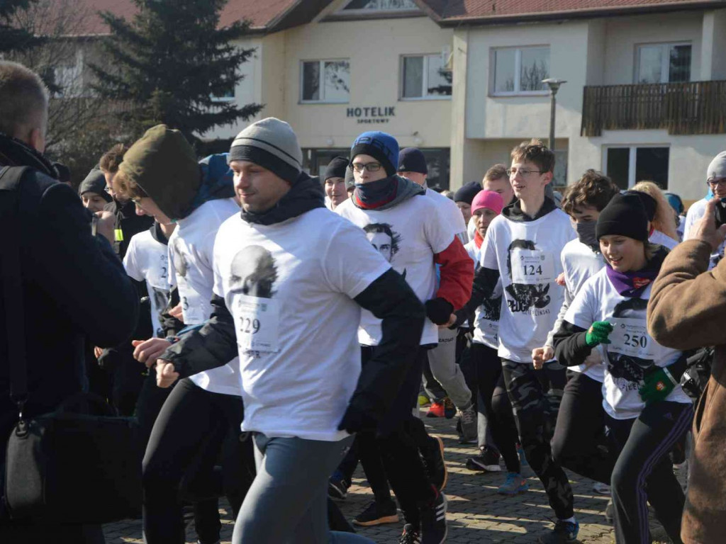 Pobiegli Wilczym Tropem. Kilkuset biegaczy wzięło udział w wydarzeniu