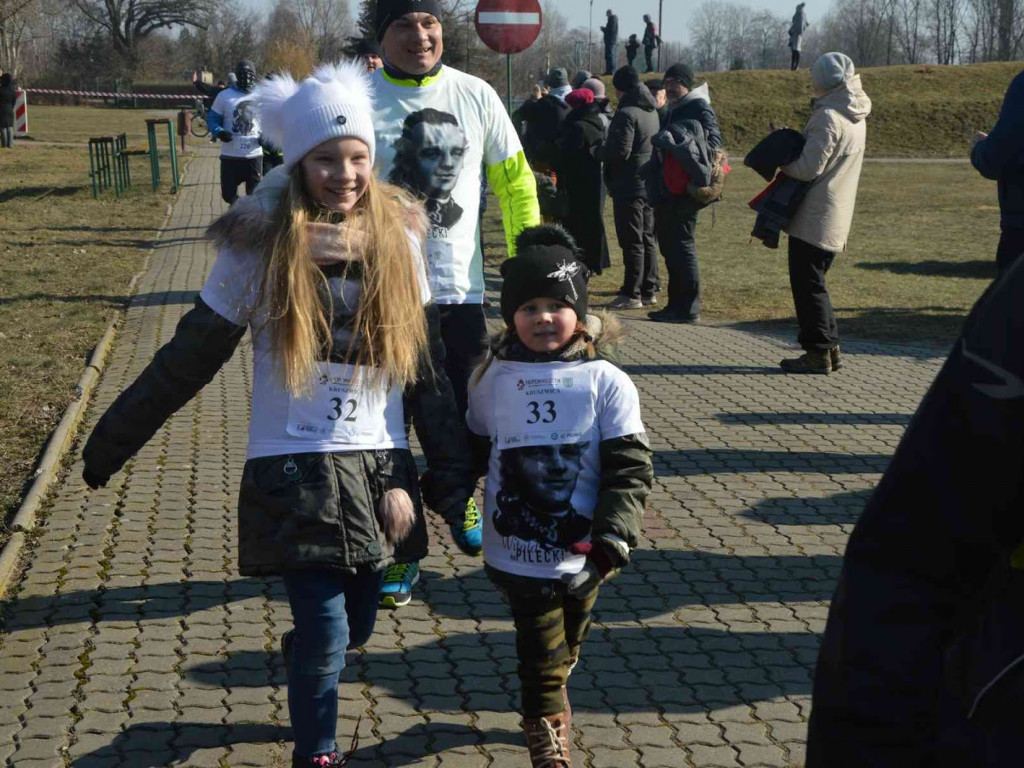Pobiegli Wilczym Tropem. Kilkuset biegaczy wzięło udział w wydarzeniu