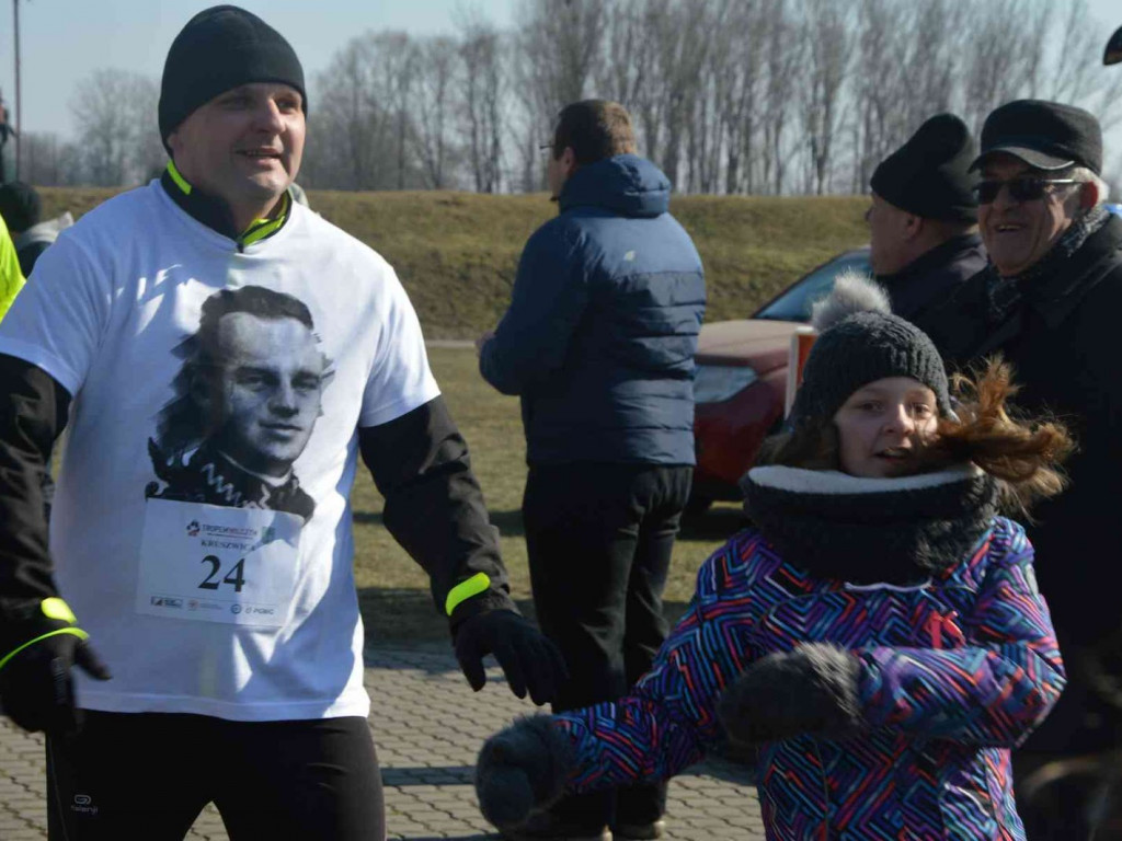 Pobiegli Wilczym Tropem. Kilkuset biegaczy wzięło udział w wydarzeniu