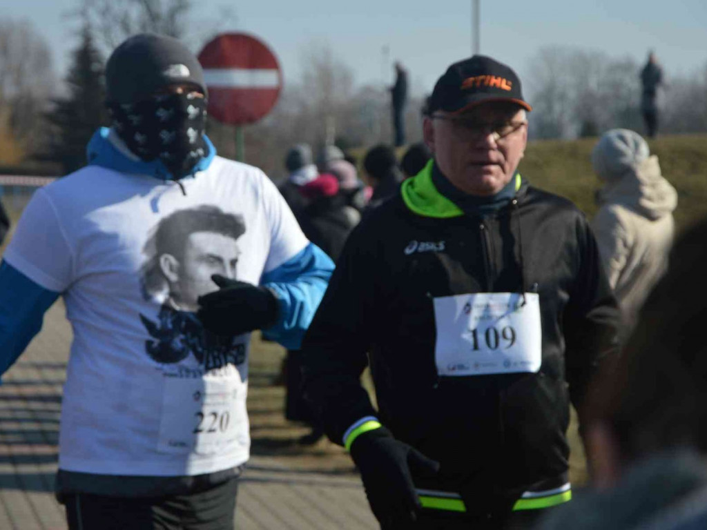Pobiegli Wilczym Tropem. Kilkuset biegaczy wzięło udział w wydarzeniu