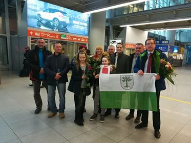 Gorące powitanie Jakuba Krzewiny na lotnisku [FOTO]