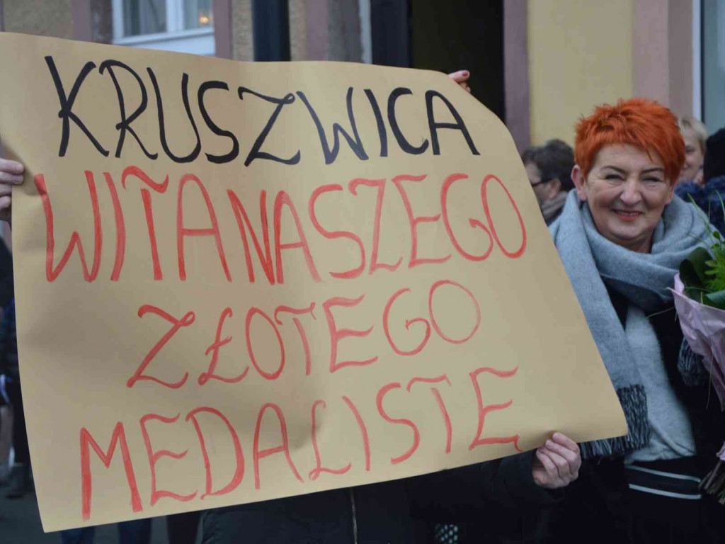 Wzruszające powitanie Jakuba Krzewiny. Kruszwiczanie powitali mistrza! [FOTO+ VIDEO]