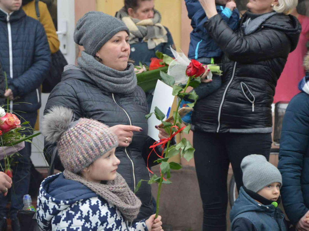 Wzruszające powitanie Jakuba Krzewiny. Kruszwiczanie powitali mistrza! [FOTO+ VIDEO]