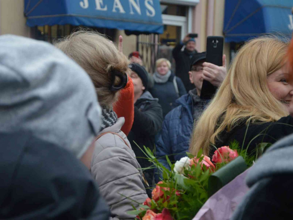 Wzruszające powitanie Jakuba Krzewiny. Kruszwiczanie powitali mistrza! [FOTO+ VIDEO]