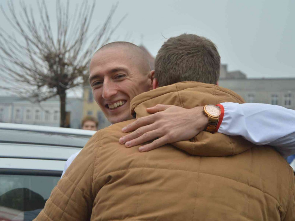 Wzruszające powitanie Jakuba Krzewiny. Kruszwiczanie powitali mistrza! [FOTO+ VIDEO]