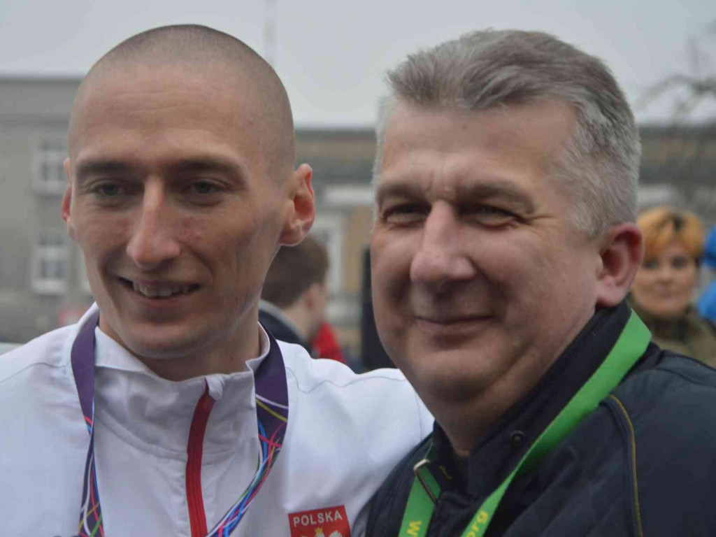 Wzruszające powitanie Jakuba Krzewiny. Kruszwiczanie powitali mistrza! [FOTO+ VIDEO]