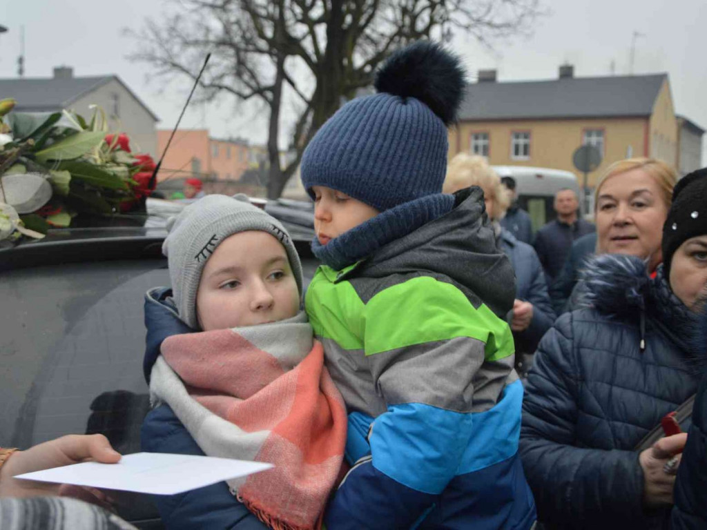 Wzruszające powitanie Jakuba Krzewiny. Kruszwiczanie powitali mistrza! [FOTO+ VIDEO]