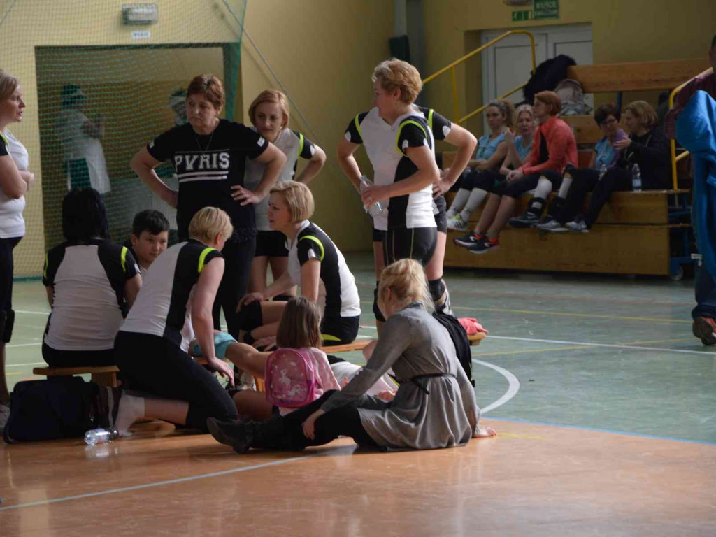 Zmagania pod siatką. Panie miały swoje święto. Spędziły je na sportowo