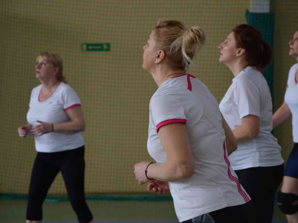 Zmagania pod siatką. Panie miały swoje święto. Spędziły je na sportowo