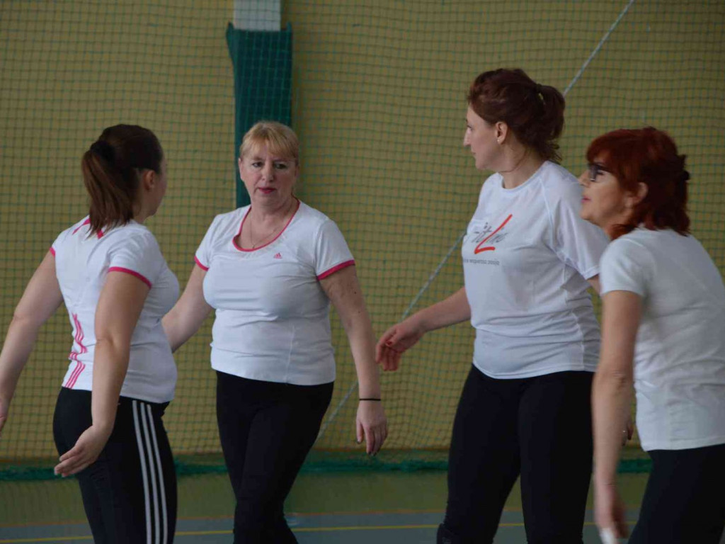Zmagania pod siatką. Panie miały swoje święto. Spędziły je na sportowo