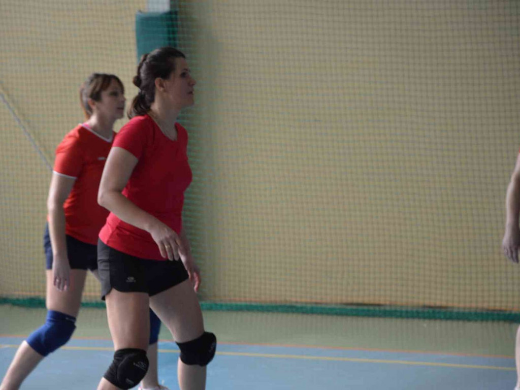 Zmagania pod siatką. Panie miały swoje święto. Spędziły je na sportowo
