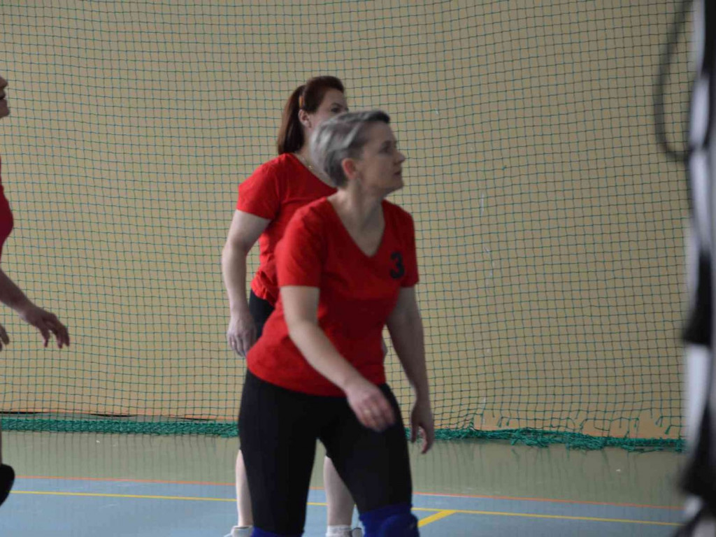 Zmagania pod siatką. Panie miały swoje święto. Spędziły je na sportowo