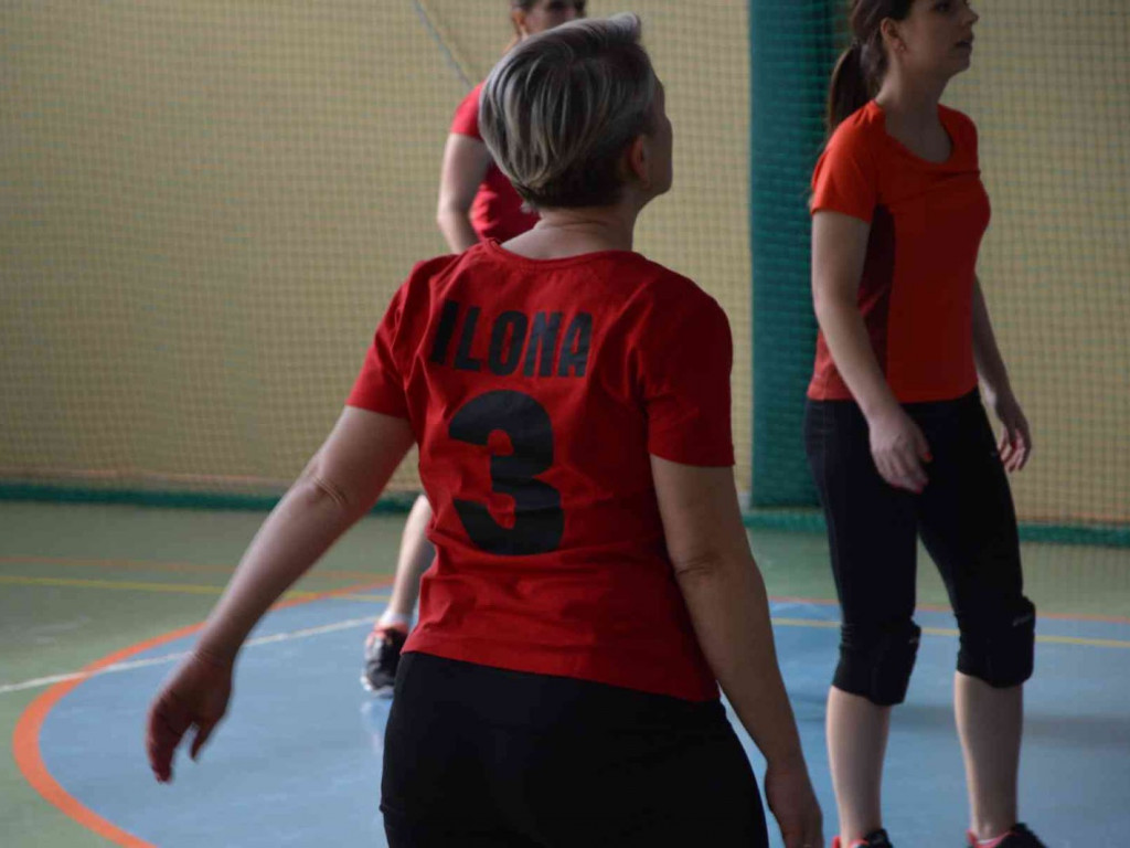 Zmagania pod siatką. Panie miały swoje święto. Spędziły je na sportowo