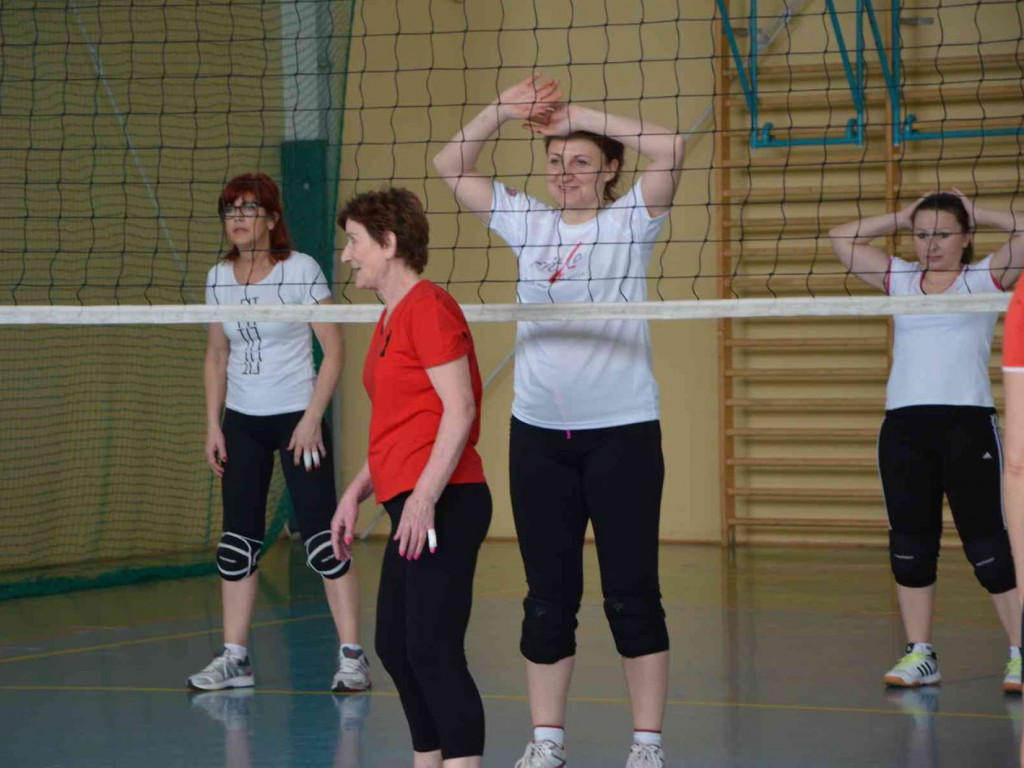 Zmagania pod siatką. Panie miały swoje święto. Spędziły je na sportowo