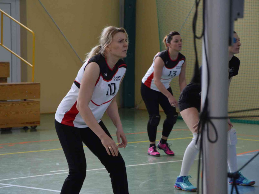 Zmagania pod siatką. Panie miały swoje święto. Spędziły je na sportowo