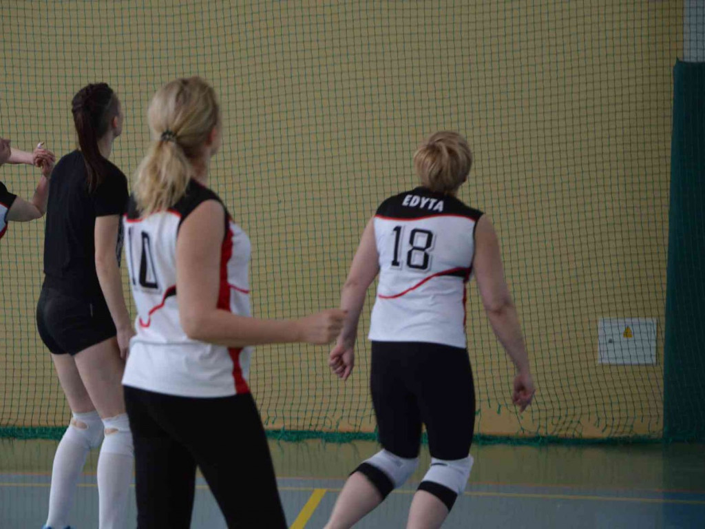 Zmagania pod siatką. Panie miały swoje święto. Spędziły je na sportowo