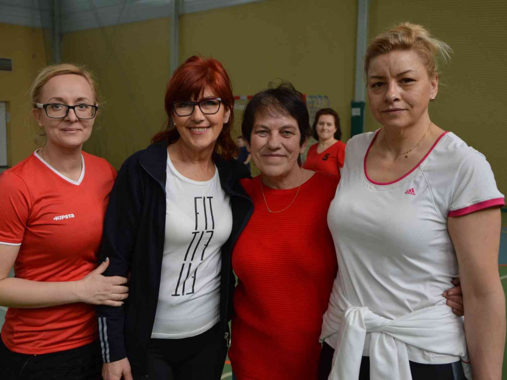 Zmagania pod siatką. Panie miały swoje święto. Spędziły je na sportowo