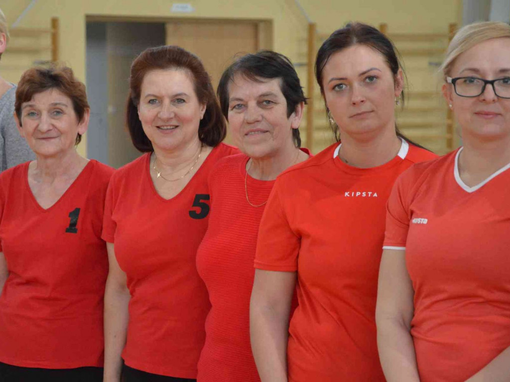 Zmagania pod siatką. Panie miały swoje święto. Spędziły je na sportowo