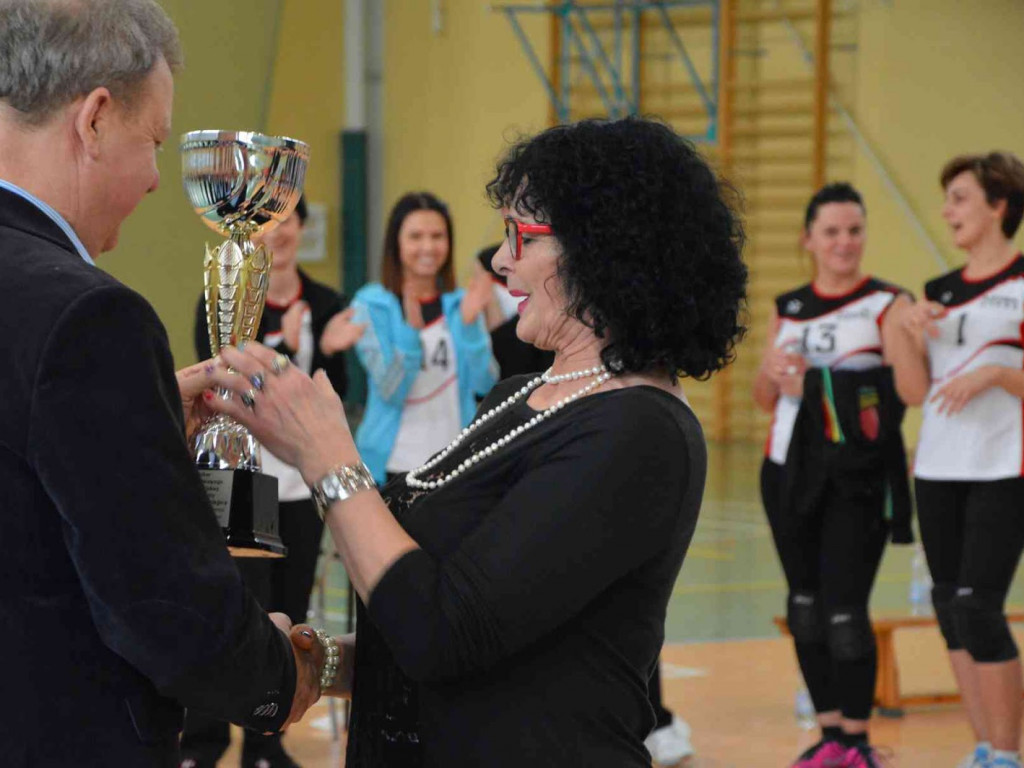 Zmagania pod siatką. Panie miały swoje święto. Spędziły je na sportowo