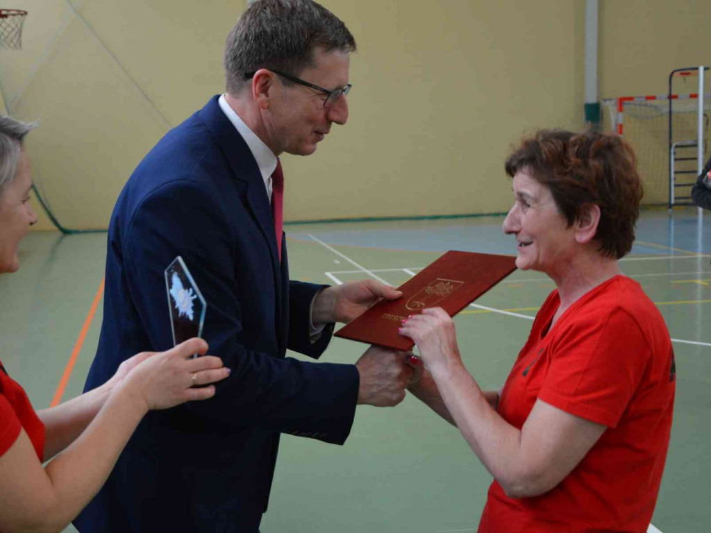 Zmagania pod siatką. Panie miały swoje święto. Spędziły je na sportowo