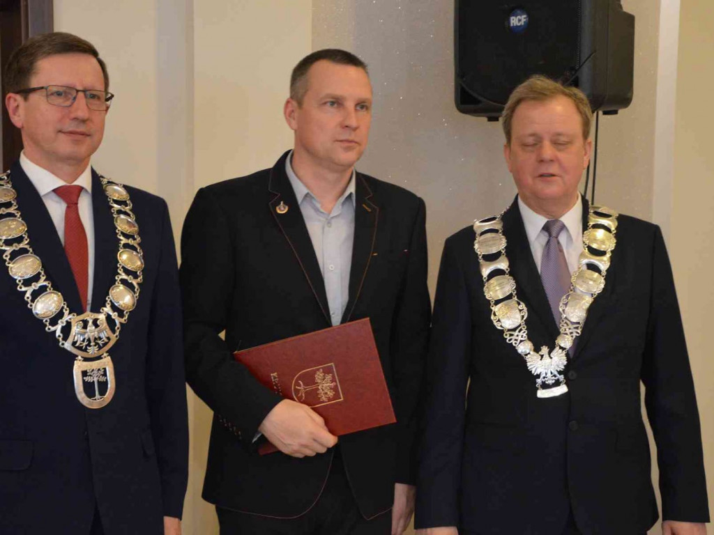 Sportowcy i ich opiekunowie nagrodzeni. Za nami uroczysta sesja Rady Miejskiej  [FOTO]-Mojakruszwica.pl