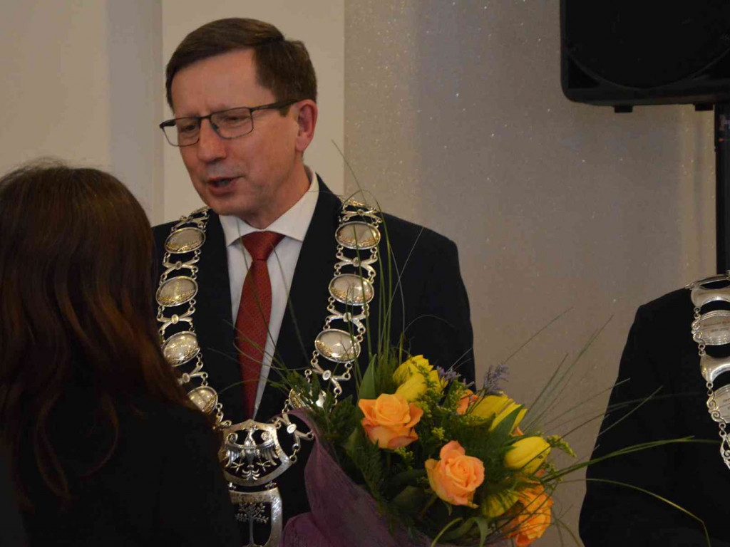 Sportowcy i ich opiekunowie nagrodzeni. Za nami uroczysta sesja Rady Miejskiej  [FOTO]-Mojakruszwica.pl