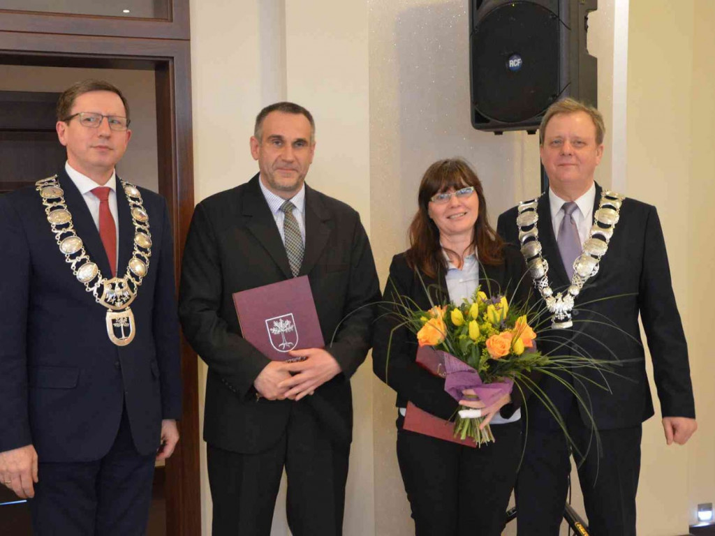 Sportowcy i ich opiekunowie nagrodzeni. Za nami uroczysta sesja Rady Miejskiej  [FOTO]-Mojakruszwica.pl