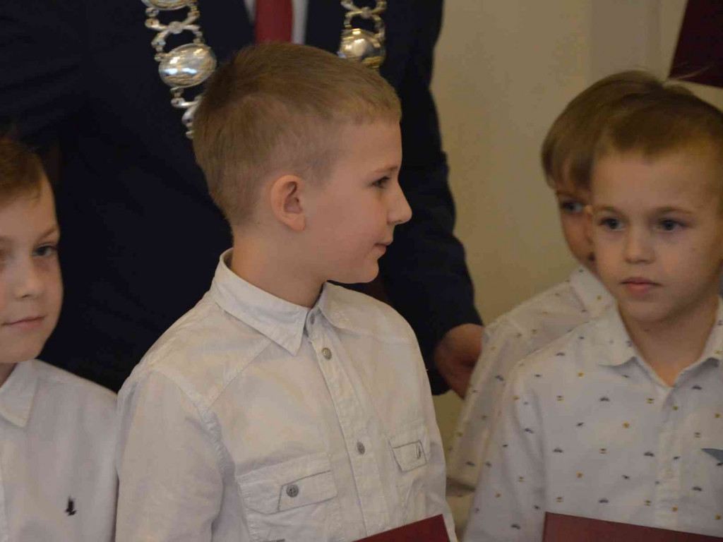 Sportowcy i ich opiekunowie nagrodzeni. Za nami uroczysta sesja Rady Miejskiej  [FOTO]-Mojakruszwica.pl