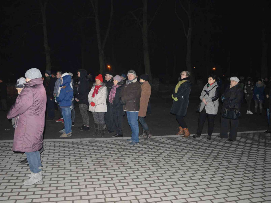 Droga Krzyżowa w Chełmcach z nawiązaniem do wydarzeń ogólnopolskich
