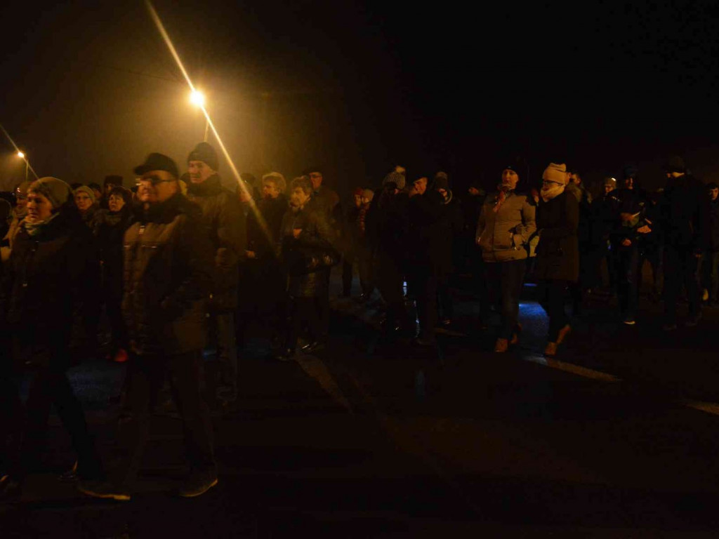 Droga Krzyżowa w Chełmcach z nawiązaniem do wydarzeń ogólnopolskich