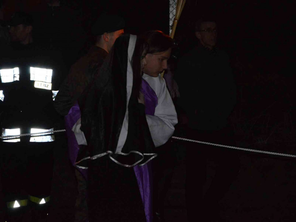 Kujawskie Misterium Męki Pańskiej: Biczowanie Jezusa Chrystusa i Droga Krzyżowa [FOTO] - MojaKruszwica.pl