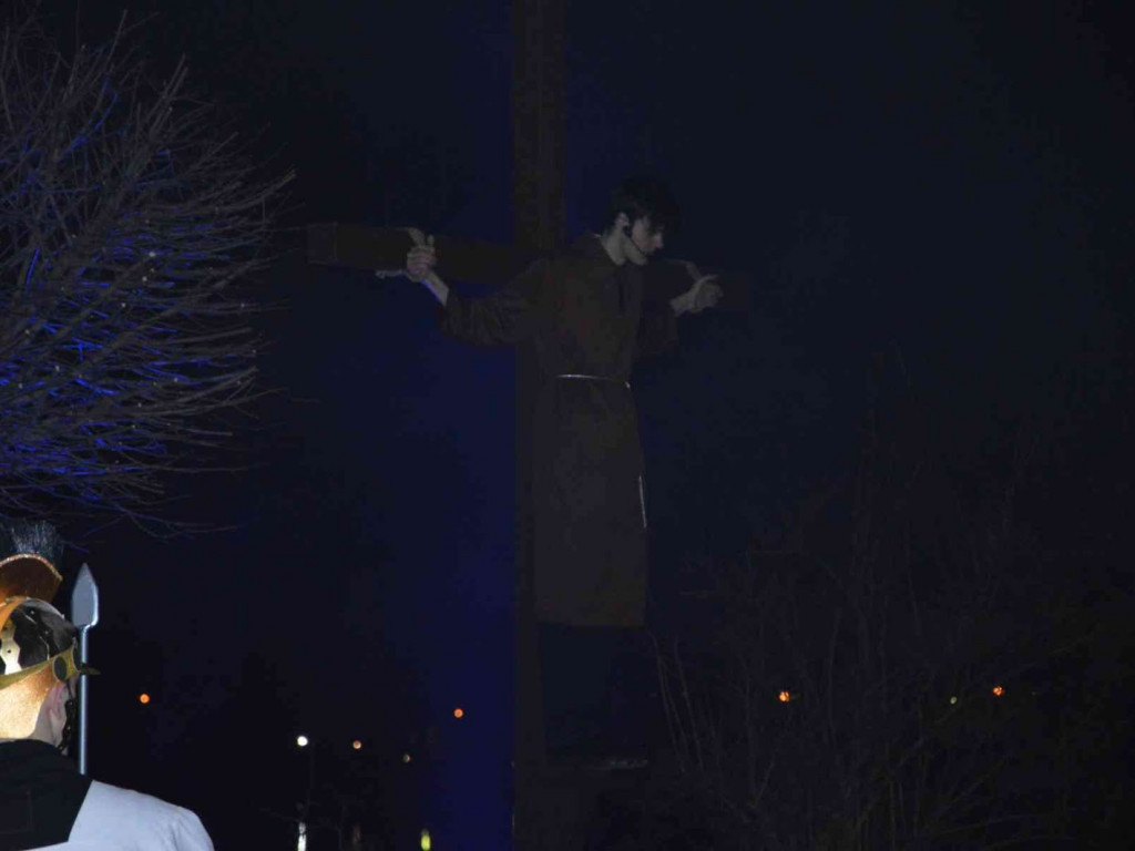 Kujawskie Misterium Męki Pańskiej: Biczowanie Jezusa Chrystusa i Droga Krzyżowa [FOTO] - MojaKruszwica.pl