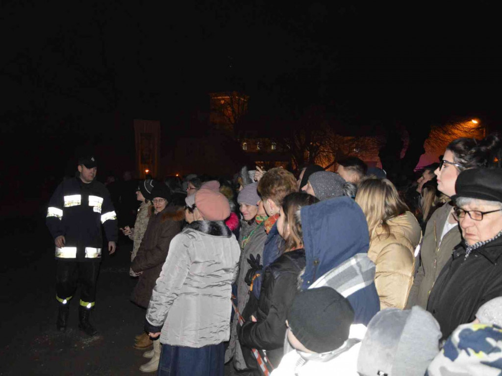 Kujawskie Misterium Męki Pańskiej: Biczowanie Jezusa Chrystusa i Droga Krzyżowa [FOTO] - MojaKruszwica.pl