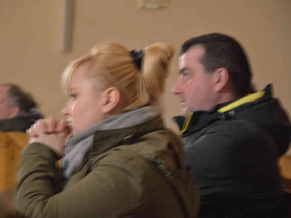 Wielki Piątek. Upamiętniamy śmierć Jezusa Chrystusa na krzyżu. Zobacz zdjęcia z uroczystości [FOTO]