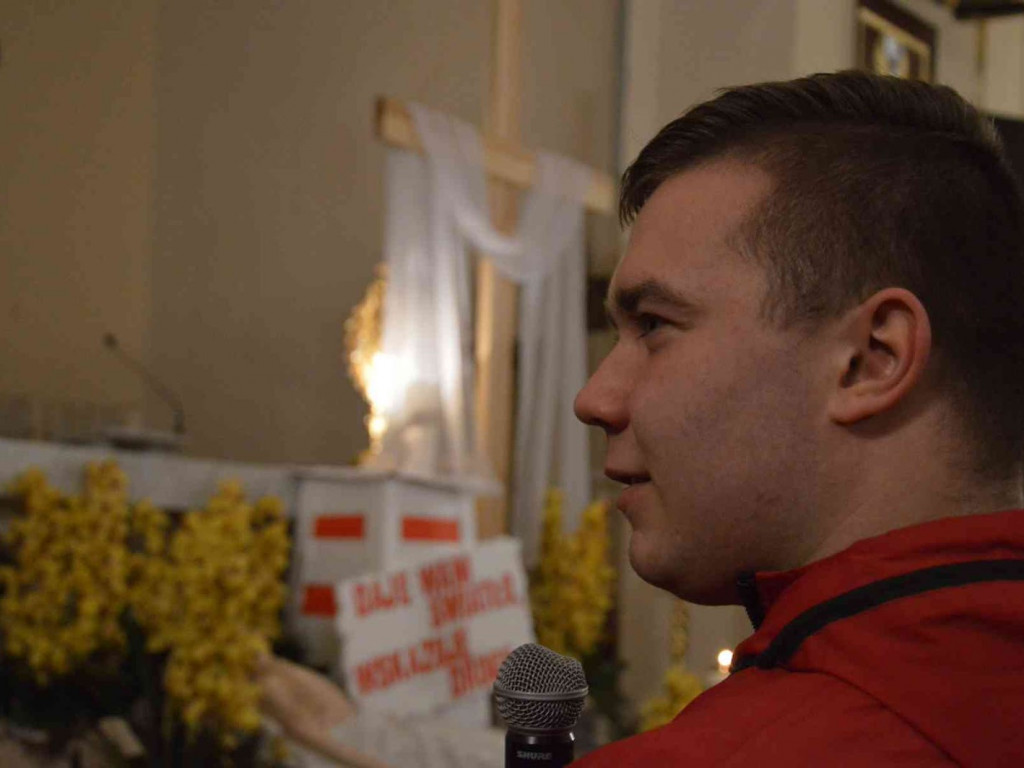 Wielki Piątek. Upamiętniamy śmierć Jezusa Chrystusa na krzyżu. Zobacz zdjęcia z uroczystości [FOTO]