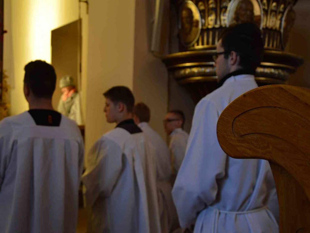 Wielki Piątek. Upamiętniamy śmierć Jezusa Chrystusa na krzyżu. Zobacz zdjęcia z uroczystości [FOTO]