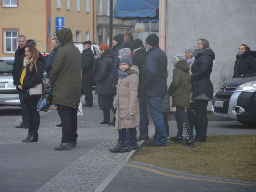 Strażacy podtrzymali tradycję. Na rynku zorganizowano wielki dyngus [FOTO+VIDEO]