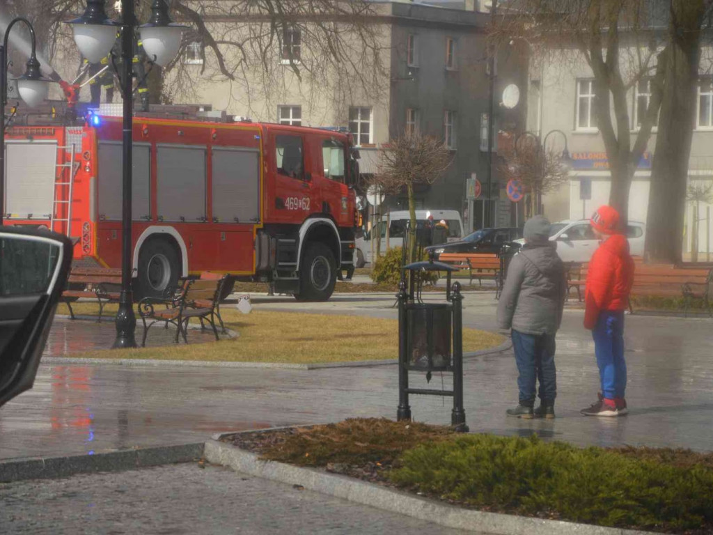 Strażacy podtrzymali tradycję. Na rynku zorganizowano wielki dyngus [FOTO+VIDEO]