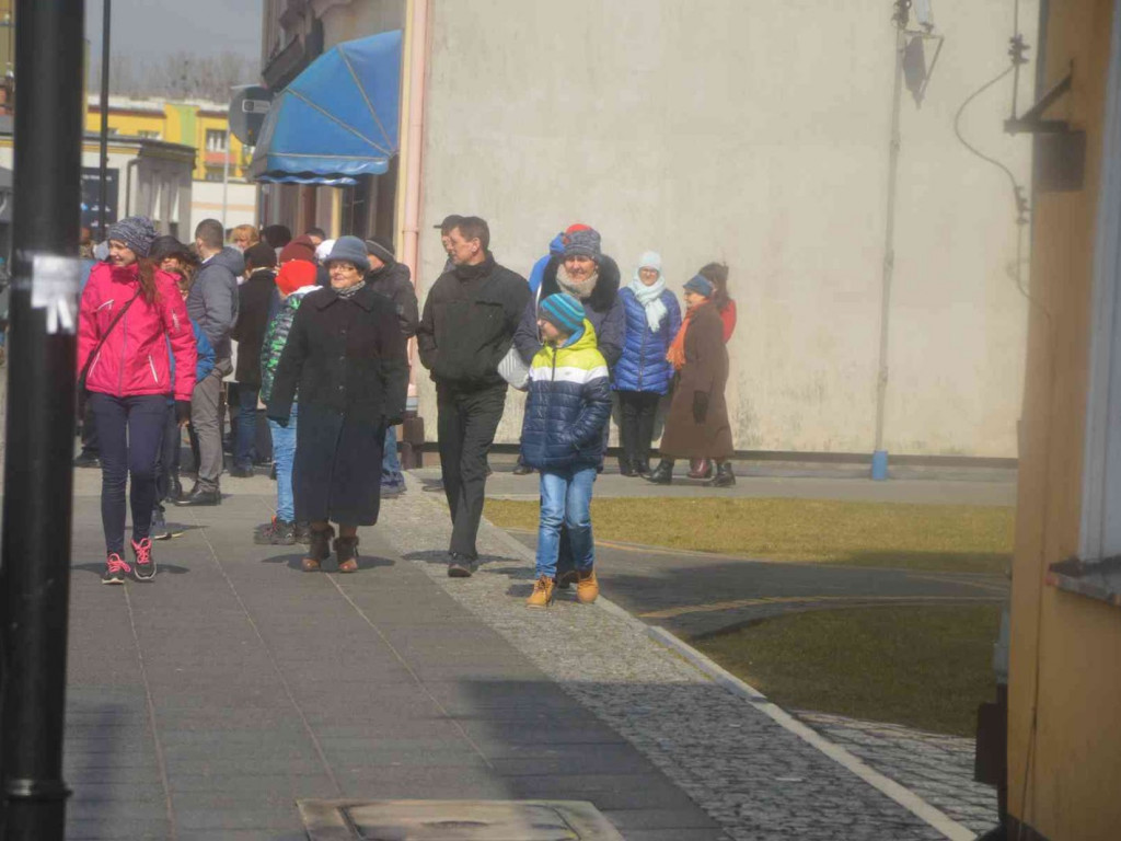Strażacy podtrzymali tradycję. Na rynku zorganizowano wielki dyngus [FOTO+VIDEO]
