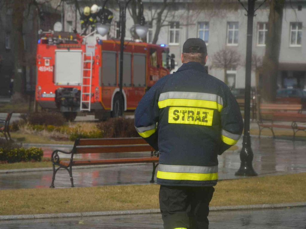 Strażacy podtrzymali tradycję. Na rynku zorganizowano wielki dyngus [FOTO+VIDEO]