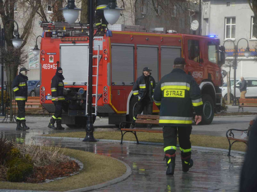 Strażacy podtrzymali tradycję. Na rynku zorganizowano wielki dyngus [FOTO+VIDEO]